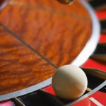 Рулетка в казино с фишками на игровом столе